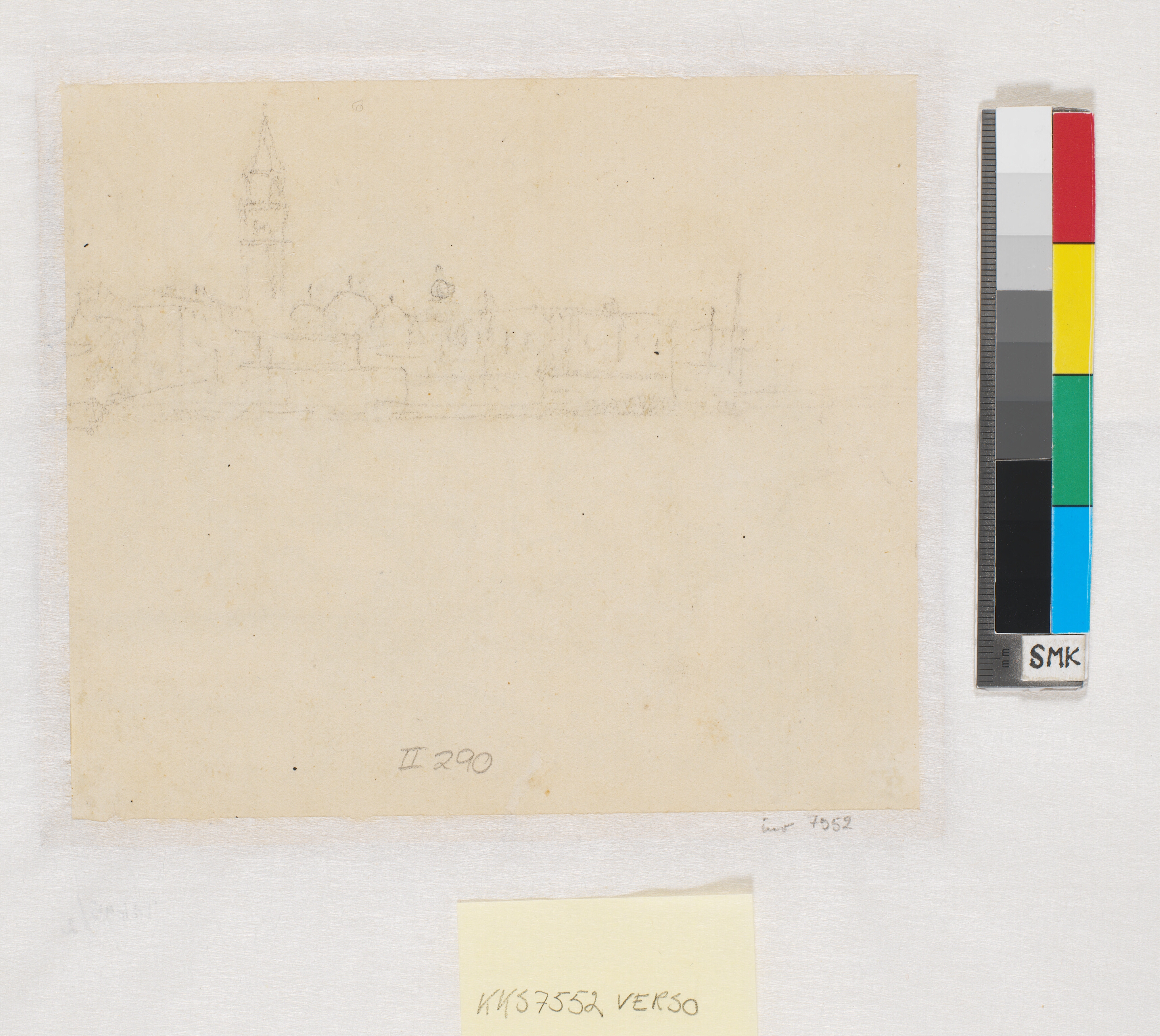 Blyantsskitse med byhuse og kirketårn